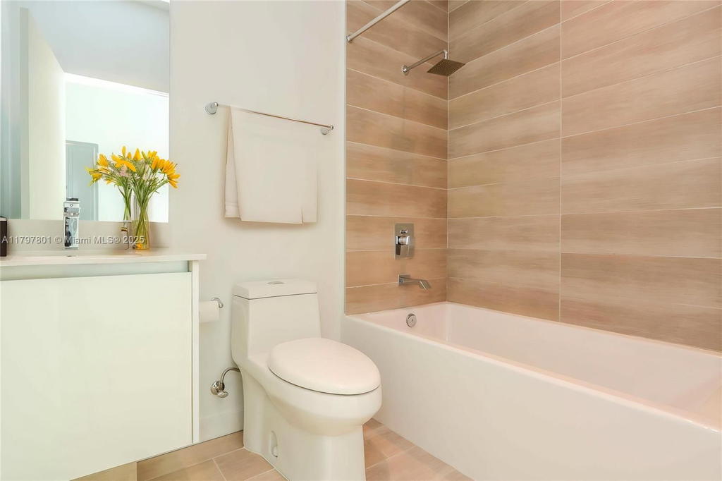 Real estate property located at 1600 1st Ave TH-07, Miami-dade, Le Parc At Brickell Condo, Miami, FL