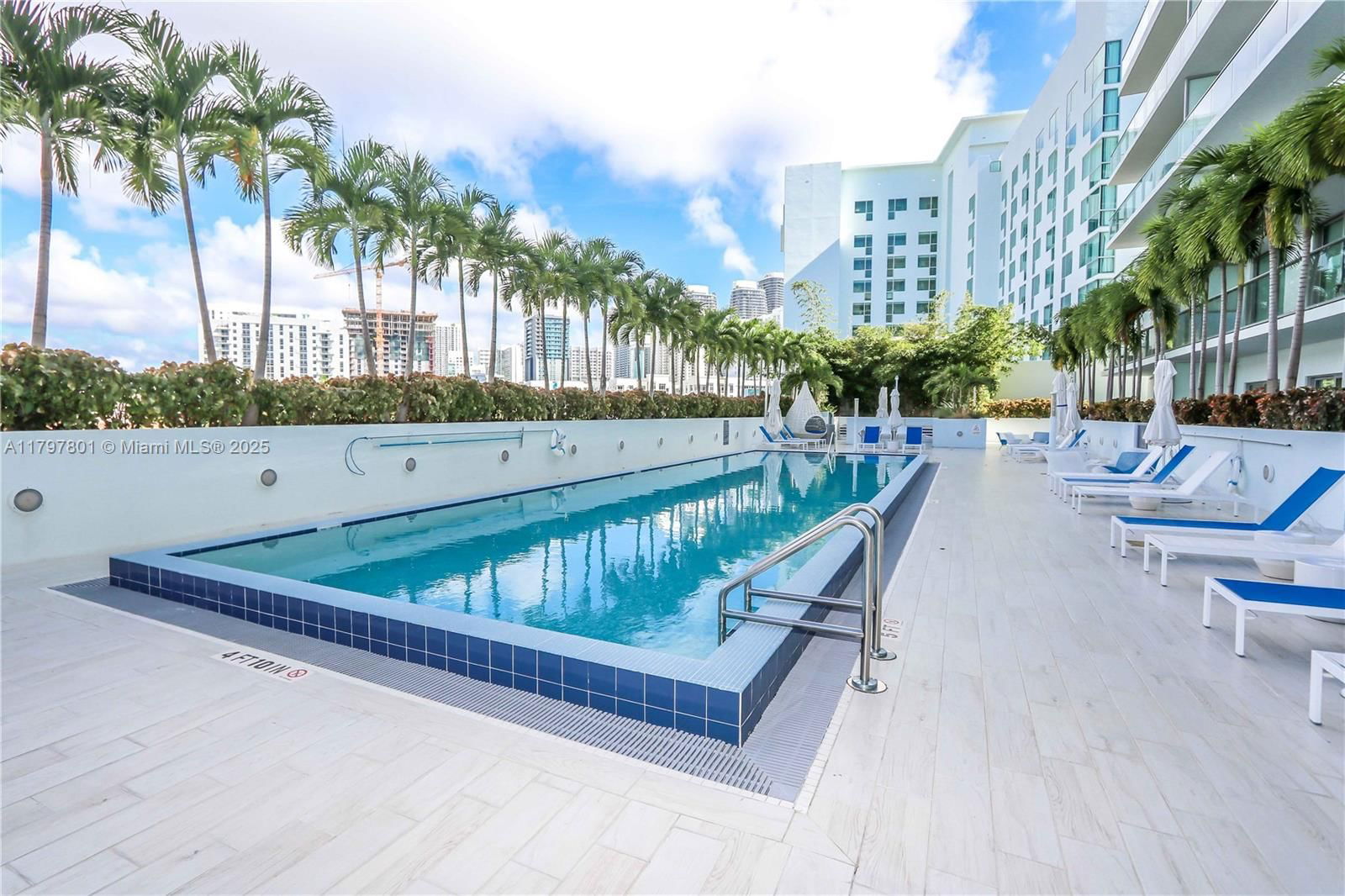 Real estate property located at 1600 1st Ave TH-07, Miami-dade, Le Parc At Brickell Condo, Miami, FL