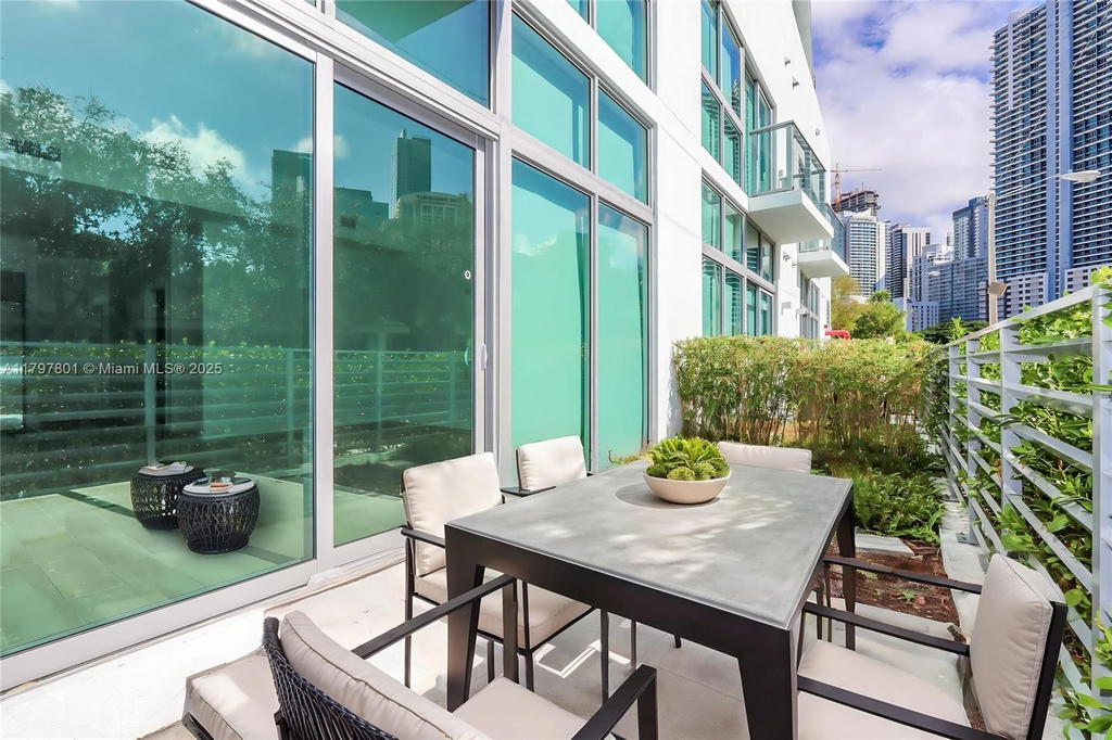 Real estate property located at 1600 1st Ave TH-07, Miami-dade, Le Parc At Brickell Condo, Miami, FL