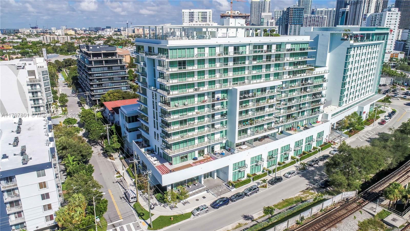 Real estate property located at 1600 1st Ave TH-07, Miami-dade, Le Parc At Brickell Condo, Miami, FL