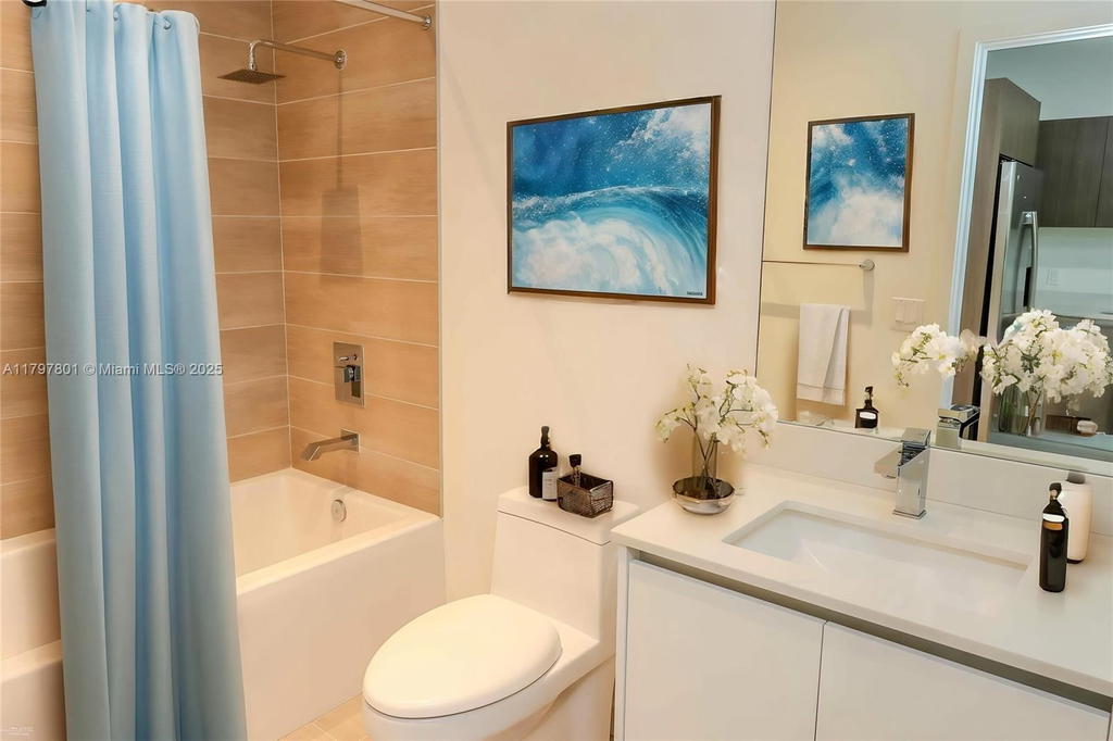 Real estate property located at 1600 1st Ave TH-07, Miami-dade, Le Parc At Brickell Condo, Miami, FL