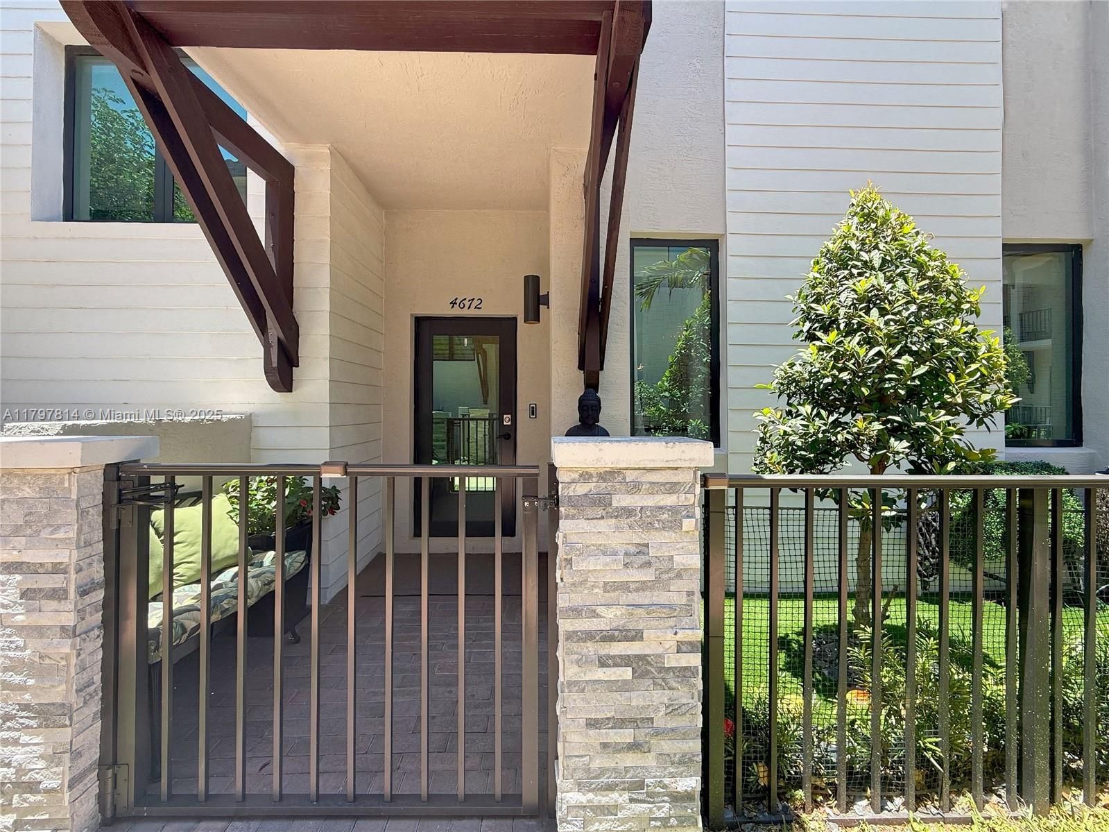 Real estate property located at 4672 83rd Pkwy, Miami-dade, Downtown Doral South Phas, Doral, FL