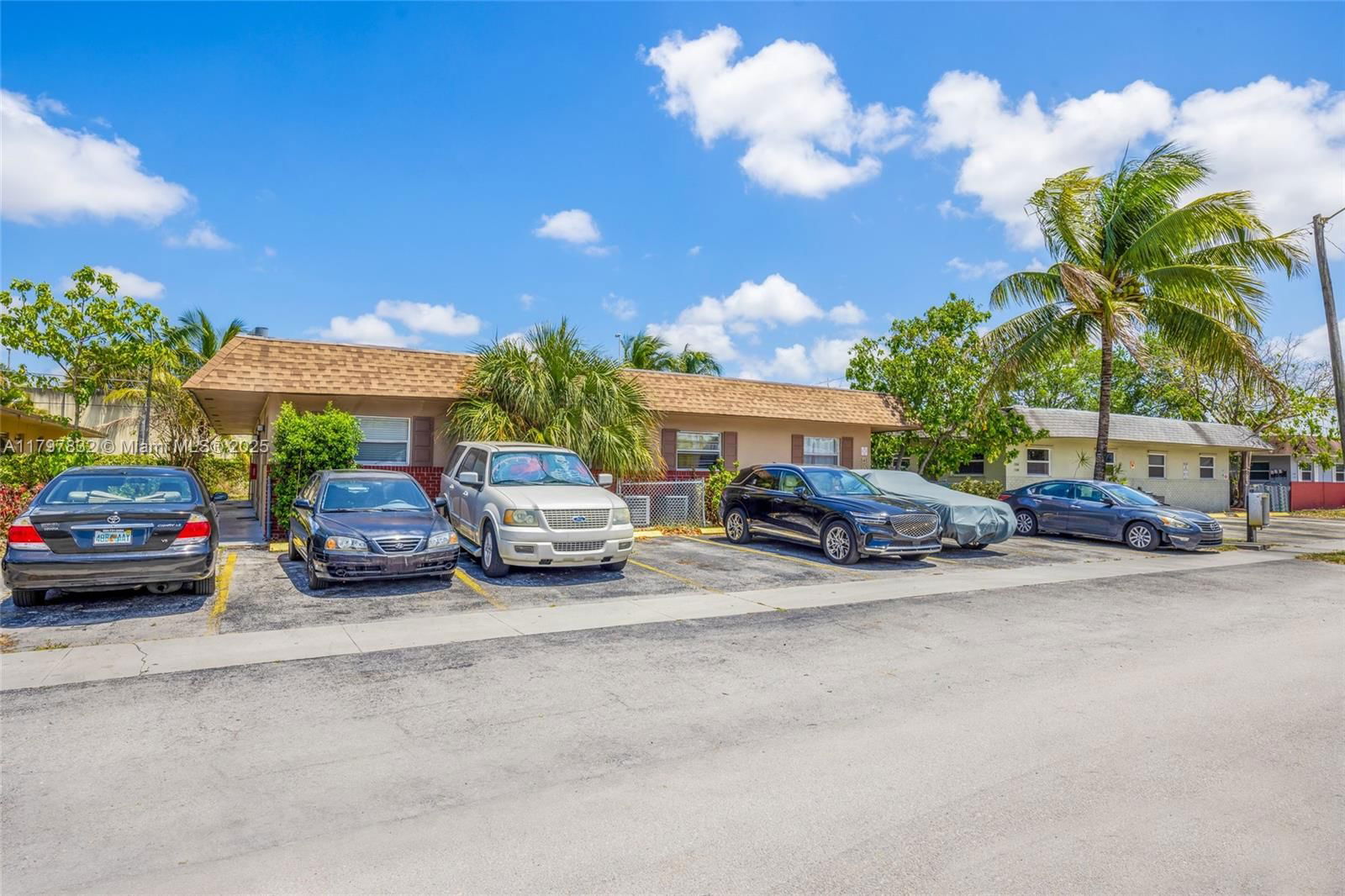 Real estate property located at 1848 52nd Ave, Broward, Sunshine Villas First Add, Lauderhill, FL