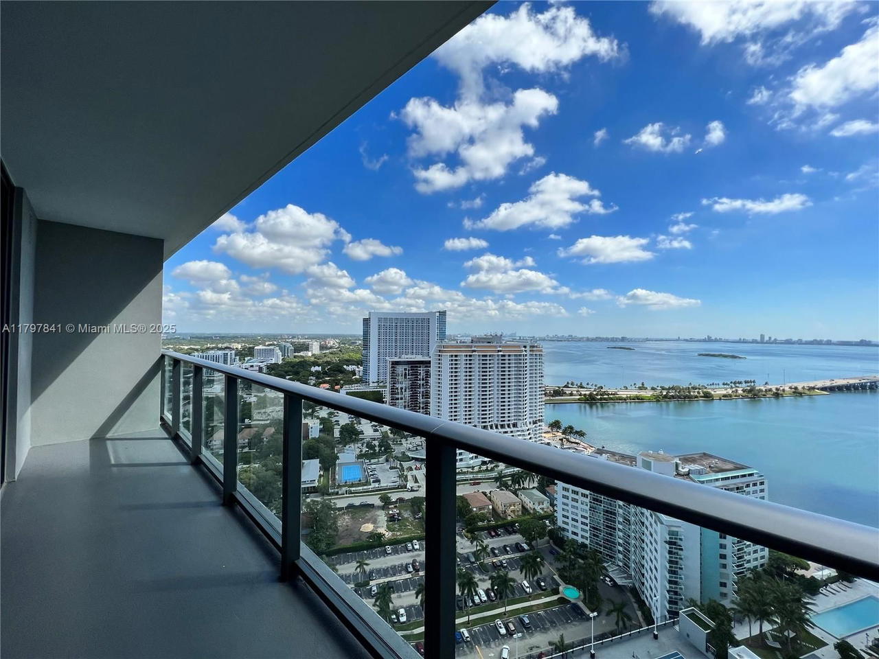 Real estate property located at 501 31st St #2802, Miami-dade, Paraiso Bayviews Condo, Miami, FL