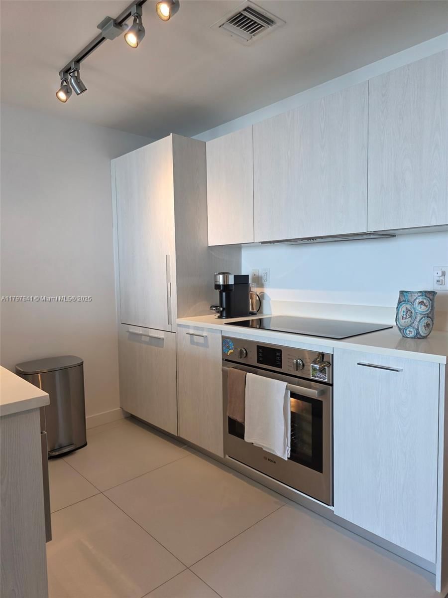 Real estate property located at 501 31st St #2802, Miami-dade, Paraiso Bayviews Condo, Miami, FL