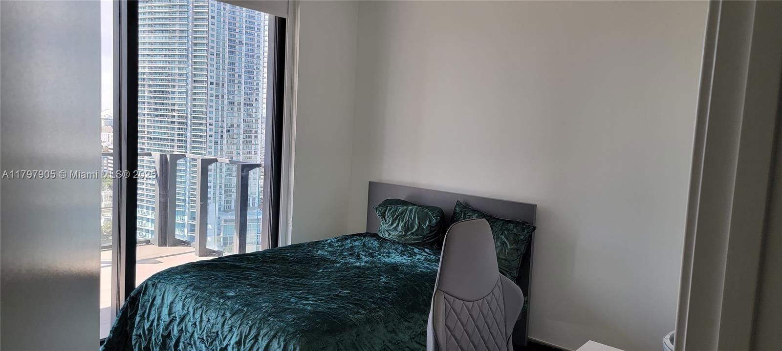 Real estate property located at 68 6th St #2110, Miami-dade, Reach Condo, Miami, FL