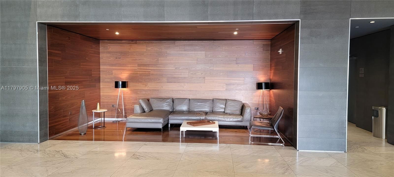 Real estate property located at 68 6th St #2110, Miami-dade, Reach Condo, Miami, FL
