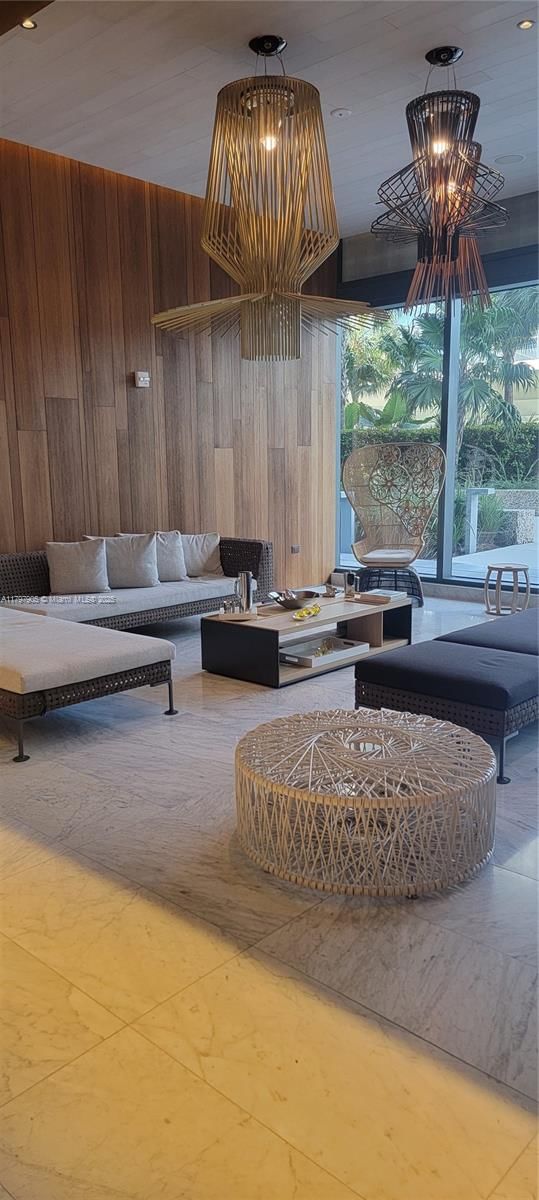 Real estate property located at 68 6th St #2110, Miami-dade, Reach Condo, Miami, FL