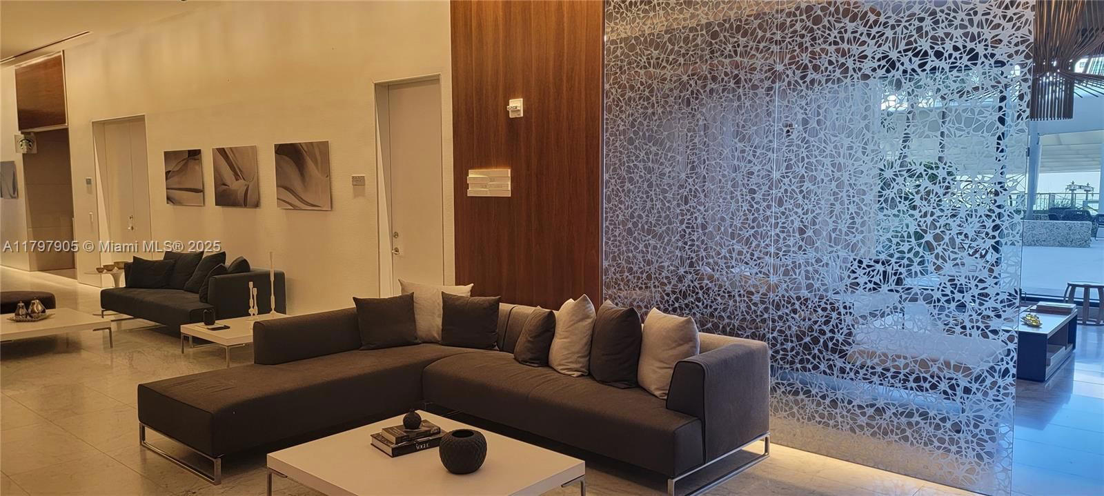 Real estate property located at 68 6th St #2110, Miami-dade, Reach Condo, Miami, FL