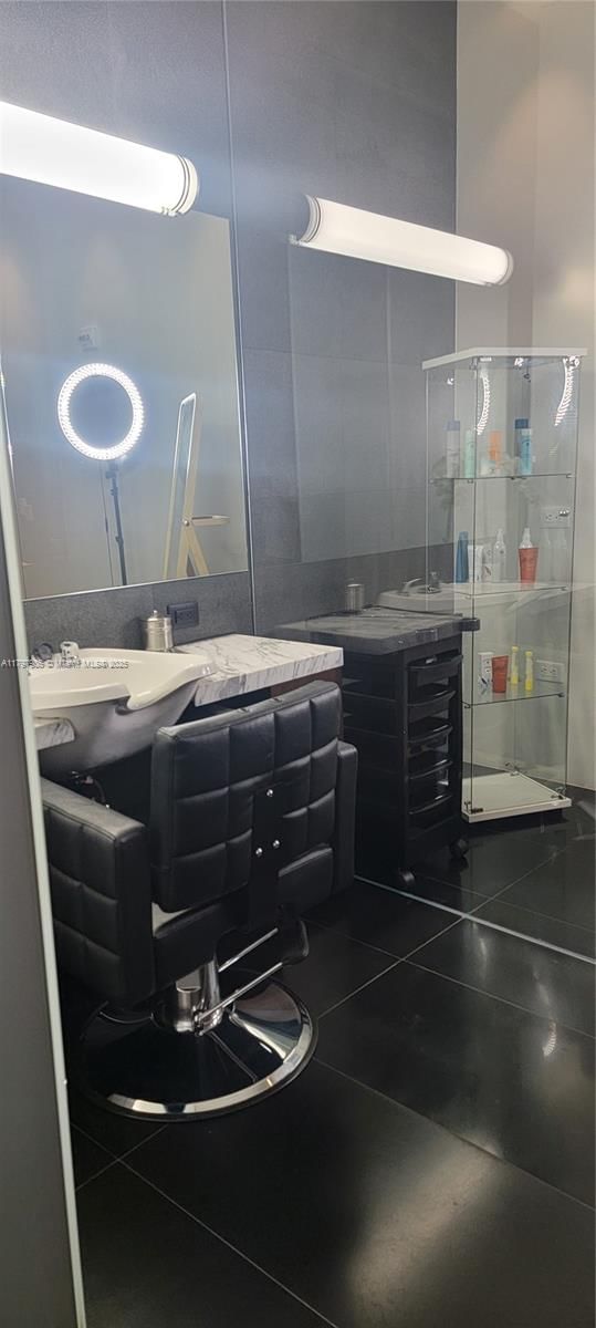 Real estate property located at 68 6th St #2110, Miami-dade, Reach Condo, Miami, FL