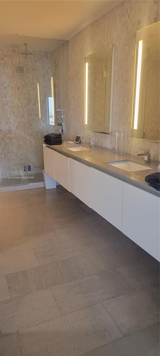Real estate property located at 68 6th St #2110, Miami-dade, Reach Condo, Miami, FL