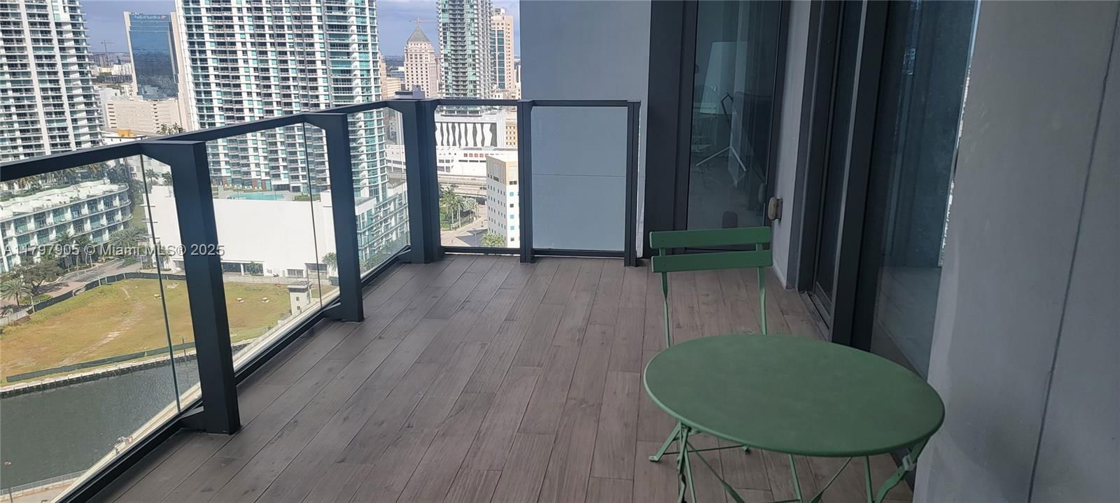 Real estate property located at 68 6th St #2110, Miami-dade, Reach Condo, Miami, FL