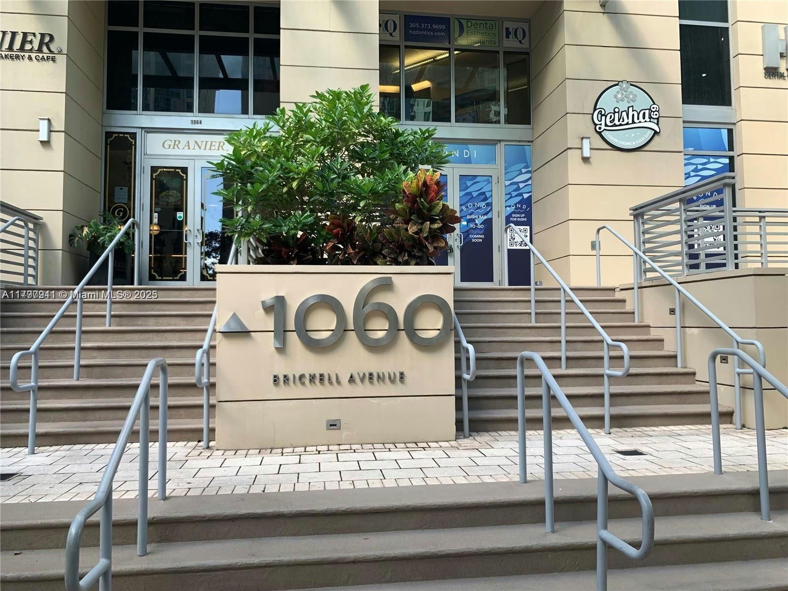 Real estate property located at 1060 Brickell Ave #1701, Miami-dade, 1060 Brickell Condo, Miami, FL