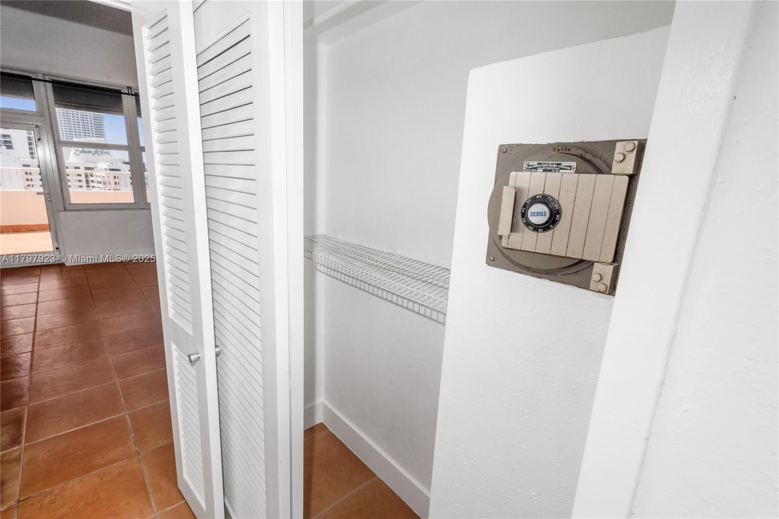 Real estate property located at 4747 Collins Ave PH04, Miami-dade, Mimosa Condo, Miami Beach, FL