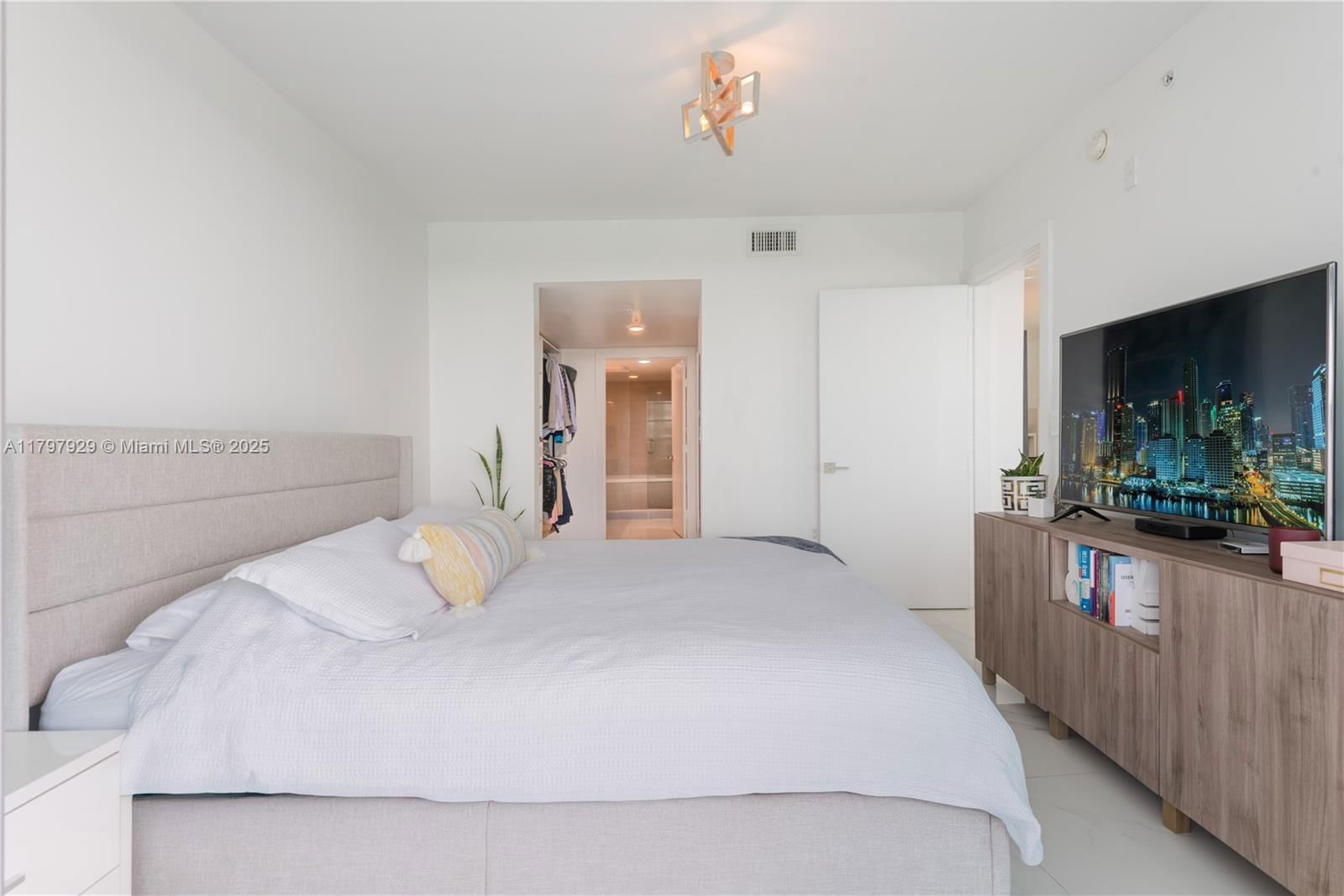 Real estate property located at 6620 Indian Creek Dr #408, Miami-dade, Amd Pl Of 2nd Ocean Front, Miami Beach, FL