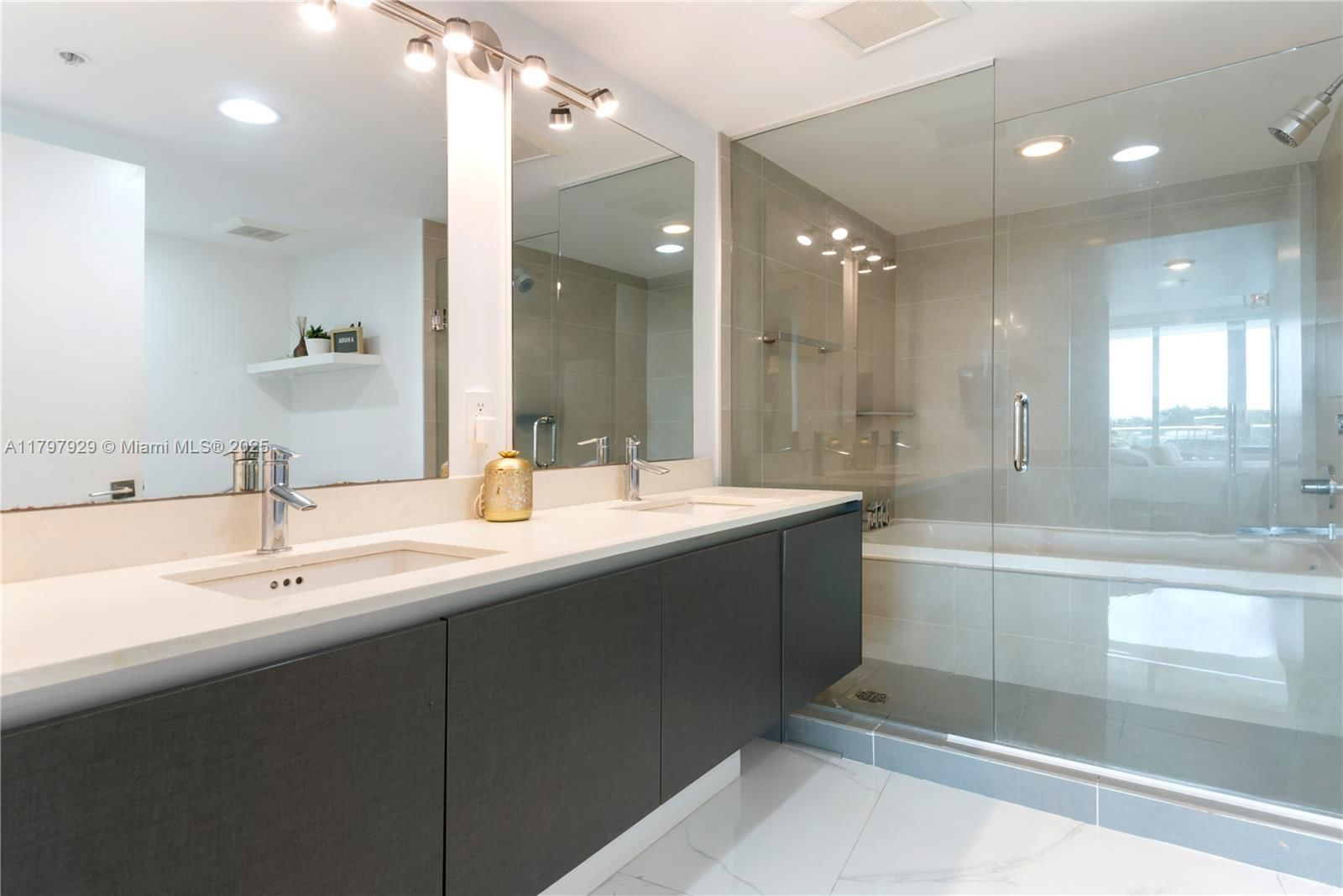 Real estate property located at 6620 Indian Creek Dr #408, Miami-dade, Amd Pl Of 2nd Ocean Front, Miami Beach, FL