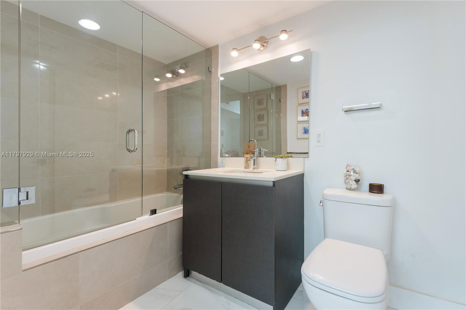 Real estate property located at 6620 Indian Creek Dr #408, Miami-dade, Amd Pl Of 2nd Ocean Front, Miami Beach, FL