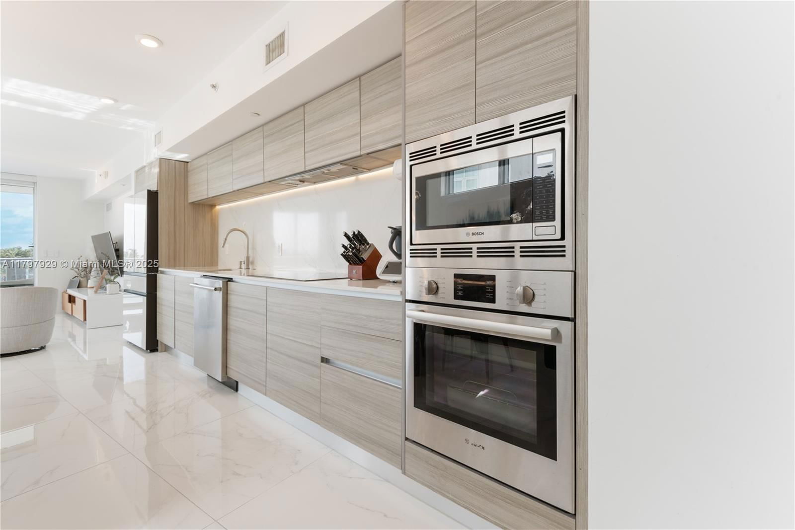 Real estate property located at 6620 Indian Creek Dr #408, Miami-dade, Amd Pl Of 2nd Ocean Front, Miami Beach, FL