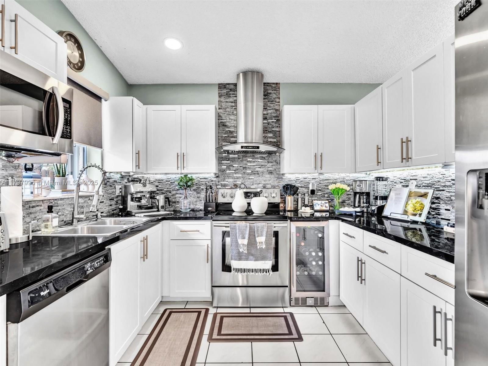 Real estate property located at 5206 99th Ave, Broward, Parkwood Homes Three, Sunrise, FL
