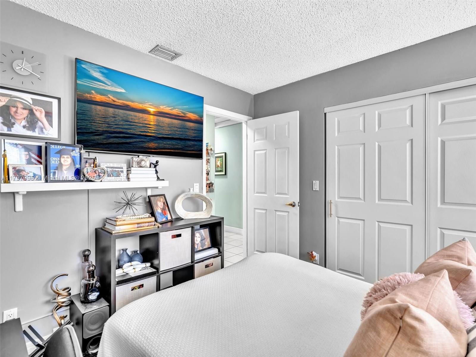 Real estate property located at 5206 99th Ave, Broward, Parkwood Homes Three, Sunrise, FL