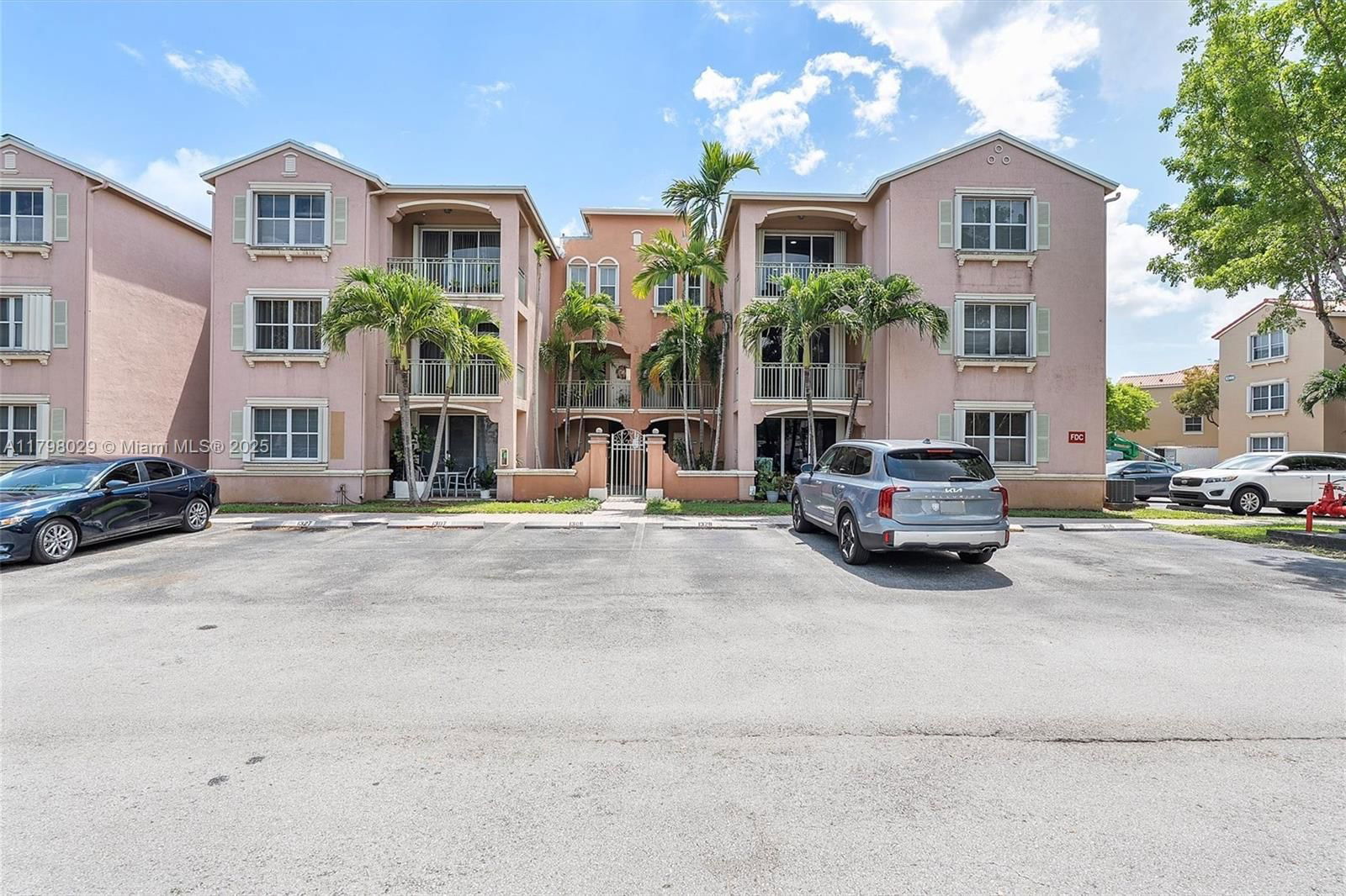 Real estate property located at 6420 114th Ave #1338, Miami-dade, The Courts At Doral Isles, Doral, FL