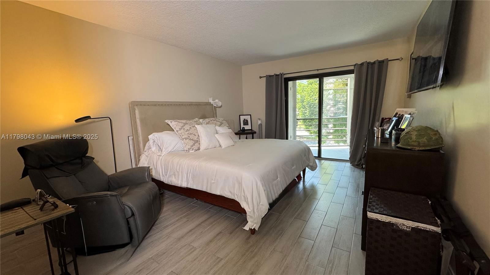 Real estate property located at 6755 Broward Blvd #302, Broward, Plantation Club A Condo, Plantation, FL