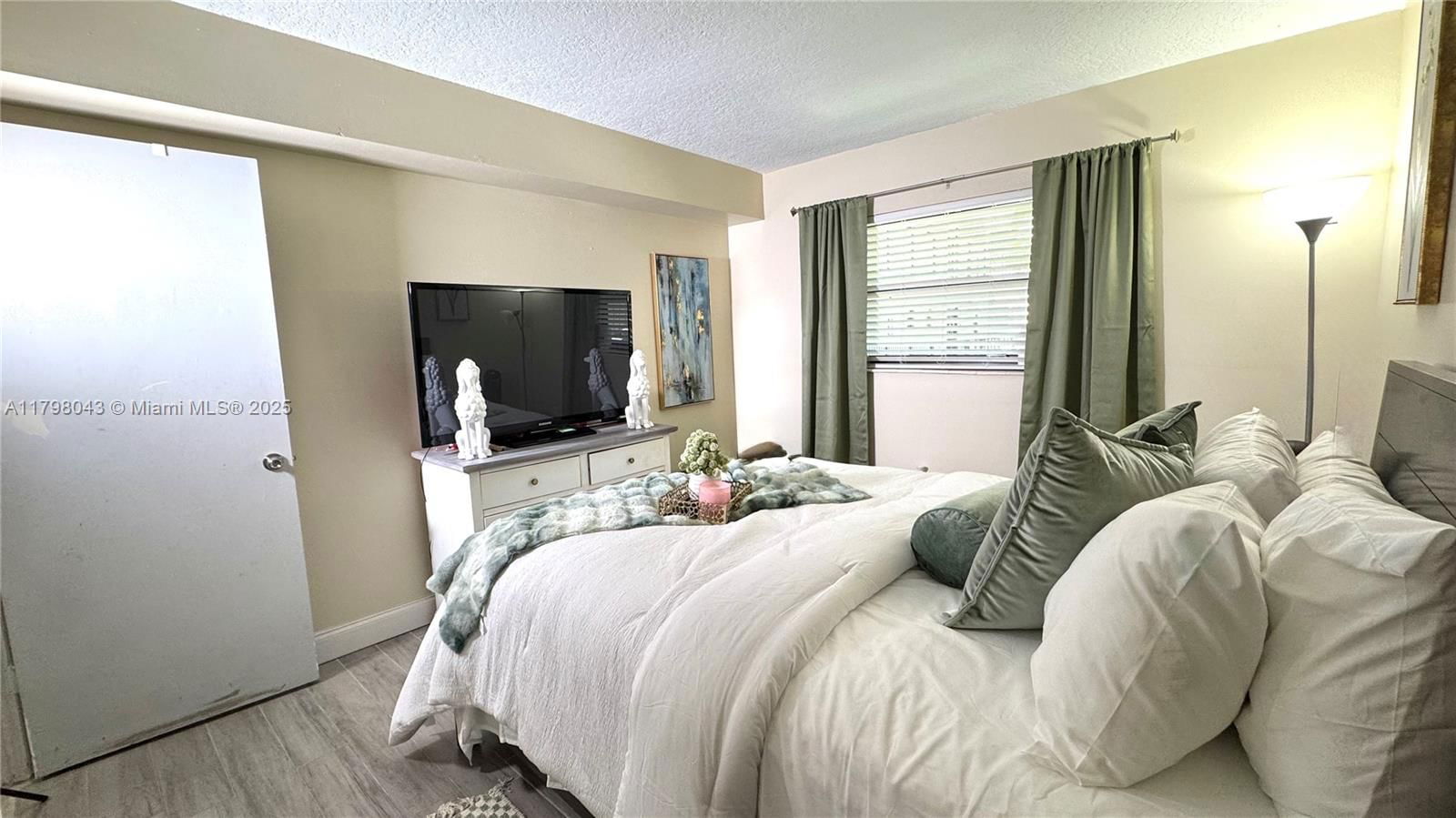 Real estate property located at 6755 Broward Blvd #302, Broward, Plantation Club A Condo, Plantation, FL
