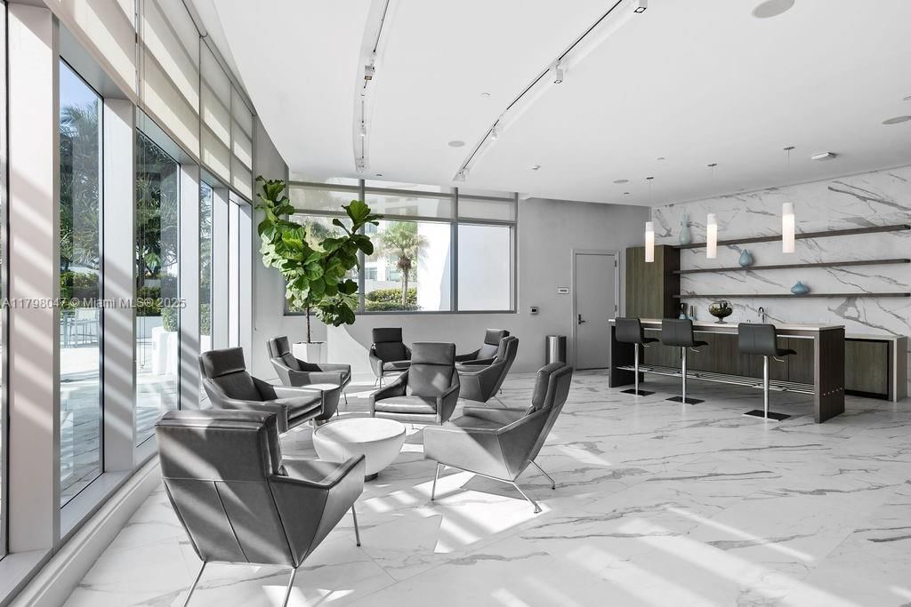 Real estate property located at 3535 Ocean Dr #1104, Broward, Diplomat Oceanfront Resid, Hollywood, FL