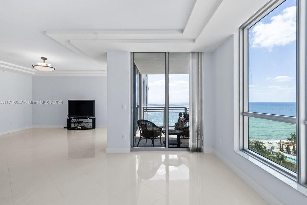 Real estate property located at 3535 Ocean Dr #1104, Broward, Diplomat Oceanfront Resid, Hollywood, FL
