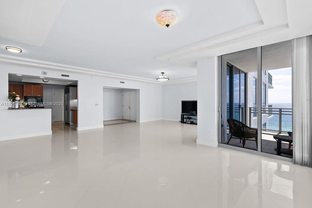 Real estate property located at 3535 Ocean Dr #1104, Broward, Diplomat Oceanfront Resid, Hollywood, FL