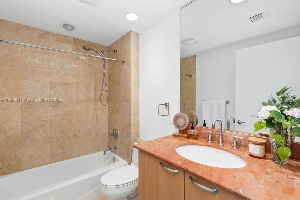 Real estate property located at 3535 Ocean Dr #1104, Broward, Diplomat Oceanfront Resid, Hollywood, FL