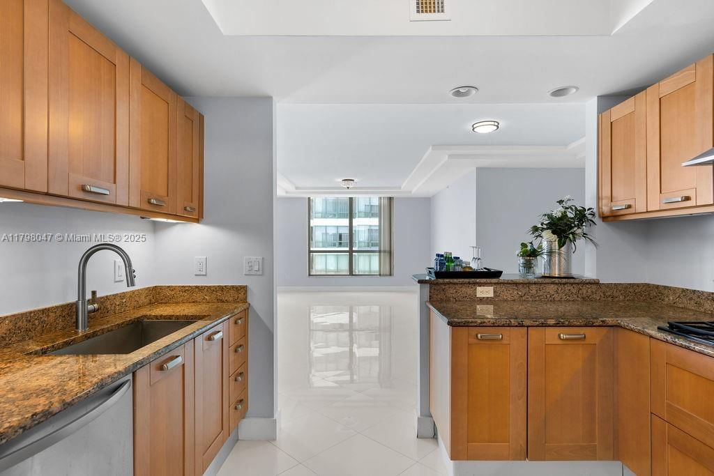Real estate property located at 3535 Ocean Dr #1104, Broward, Diplomat Oceanfront Resid, Hollywood, FL