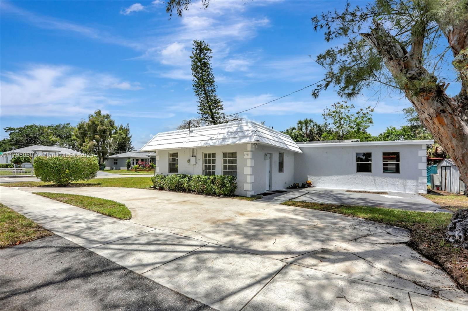 Real estate property located at 2701 18th Ter, Broward, Middle River Gardens, Oakland Park, FL