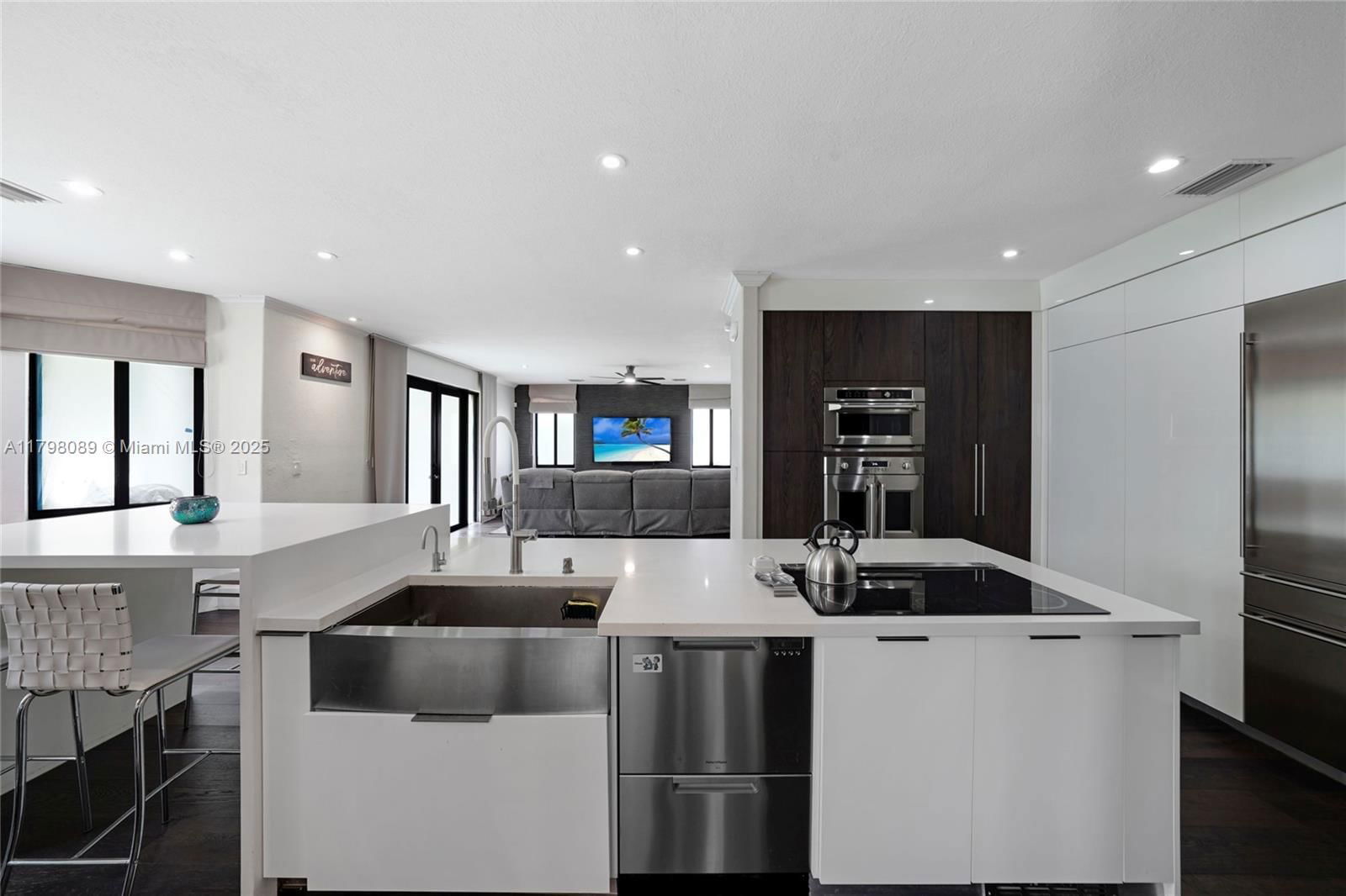 Real estate property located at 7567 189th St, Miami-dade, Cutler Cay, Cutler Bay, FL