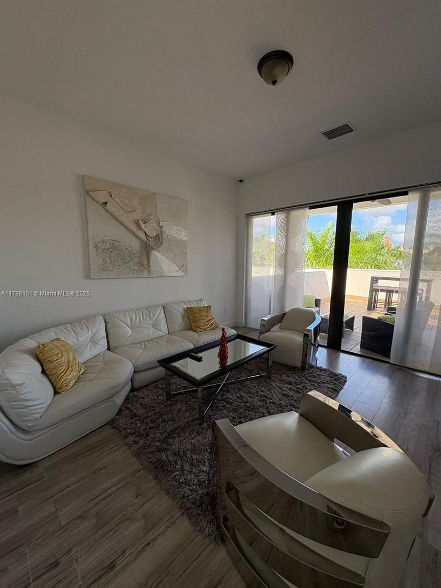 Real estate property located at 5200 83rd Ct, Miami-dade, Downtown Doral Dutcher, Doral, FL