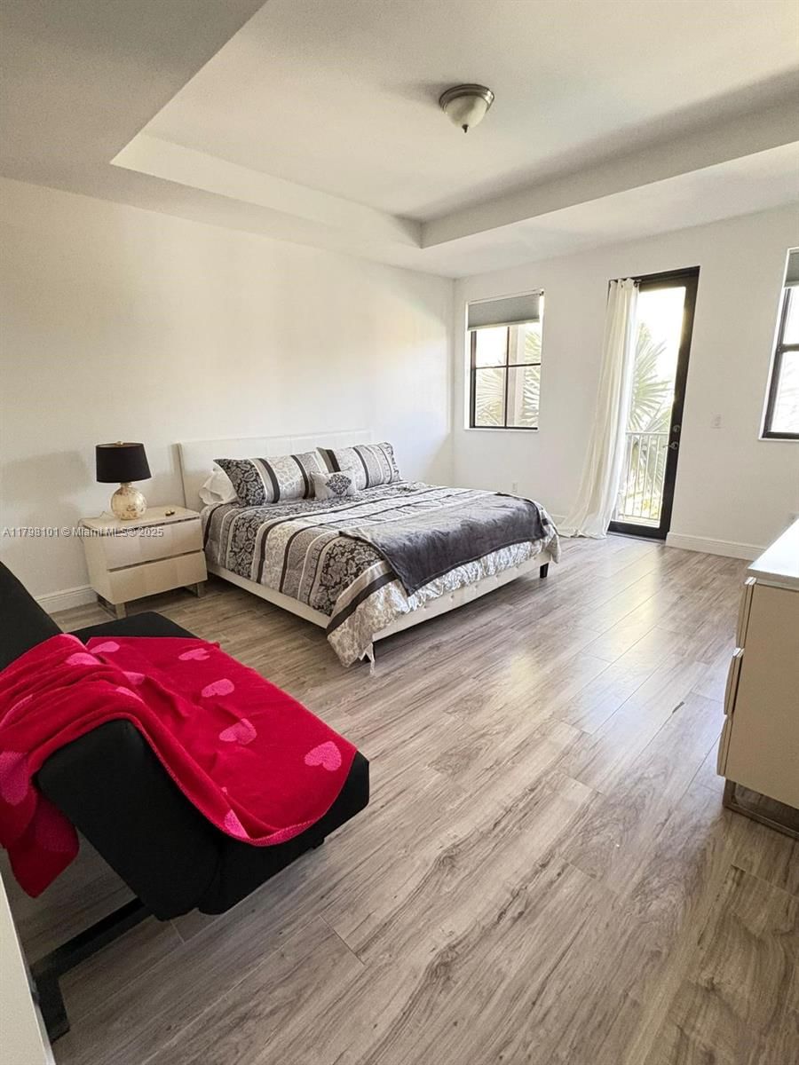 Real estate property located at 5200 83rd Ct, Miami-dade, Downtown Doral Dutcher, Doral, FL