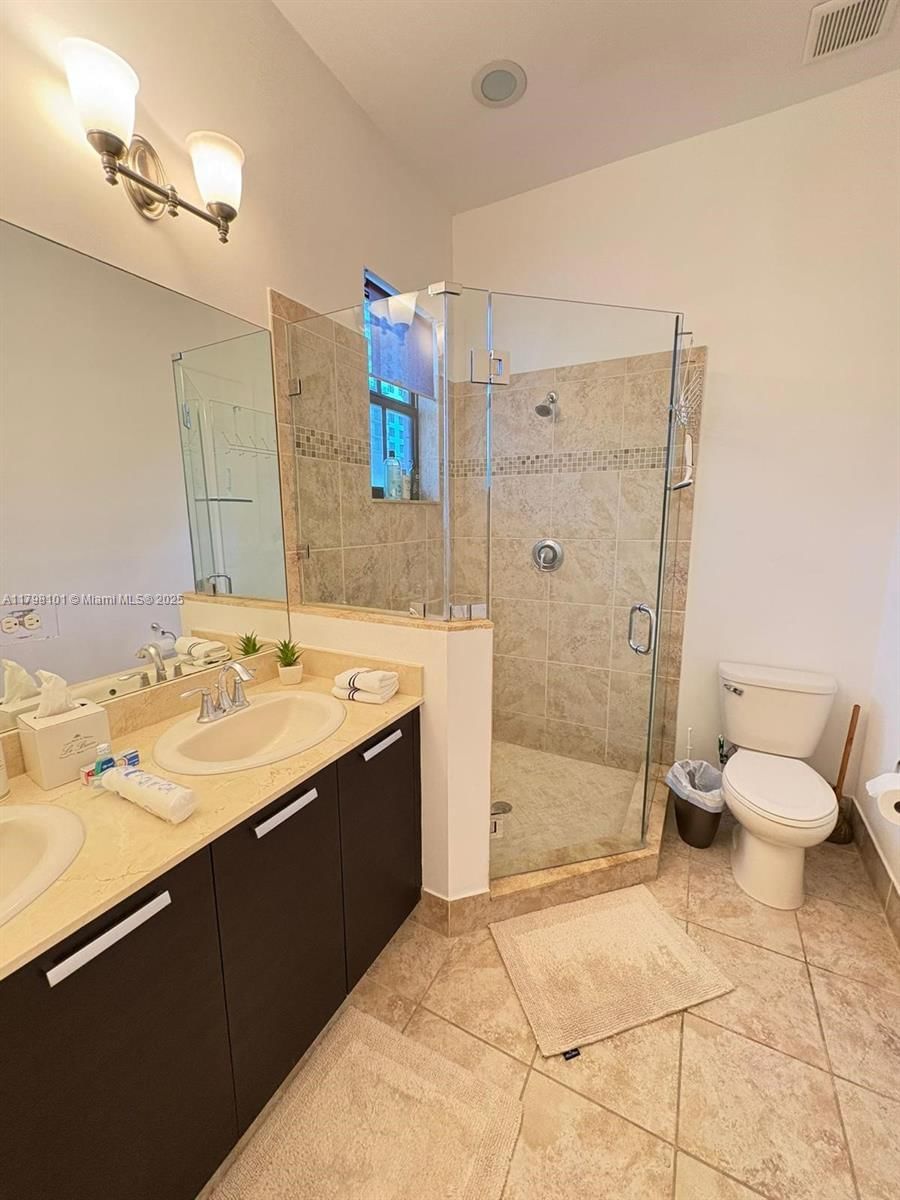 Real estate property located at 5200 83rd Ct, Miami-dade, Downtown Doral Dutcher, Doral, FL