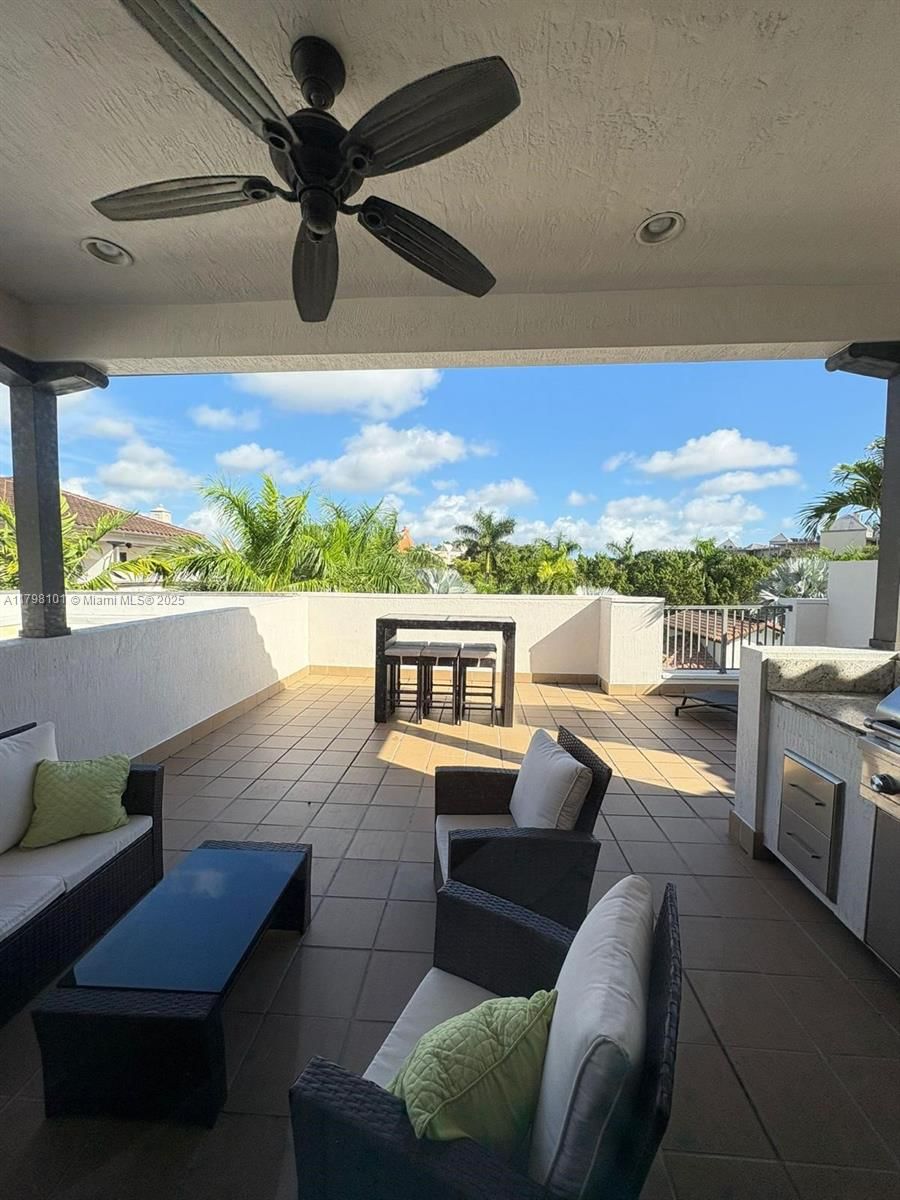 Real estate property located at 5200 83rd Ct, Miami-dade, Downtown Doral Dutcher, Doral, FL