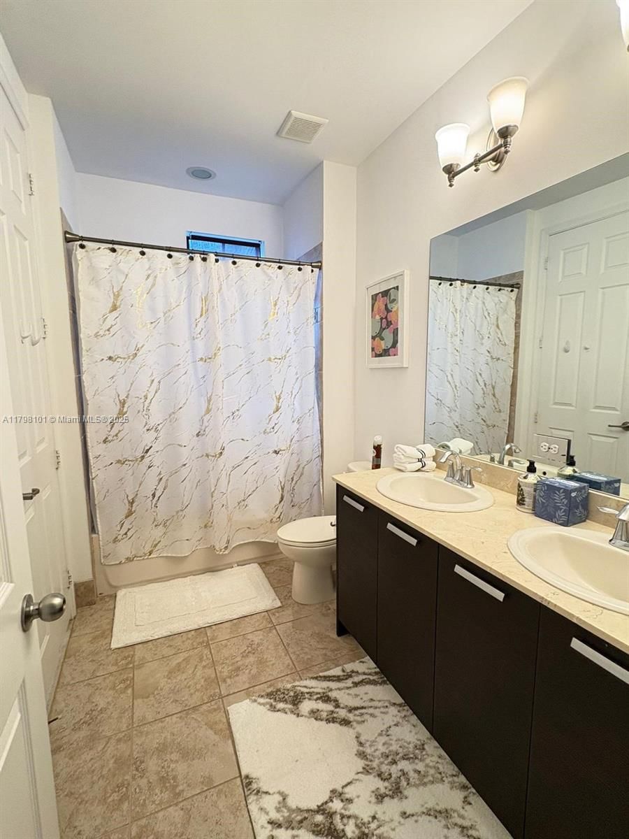 Real estate property located at 5200 83rd Ct, Miami-dade, Downtown Doral Dutcher, Doral, FL