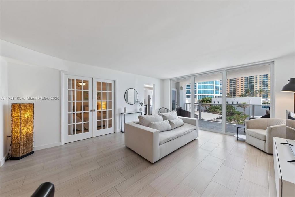 Real estate property located at 2751 Ocean Dr #403S, Broward, Aquarius Condo, Hollywood, FL