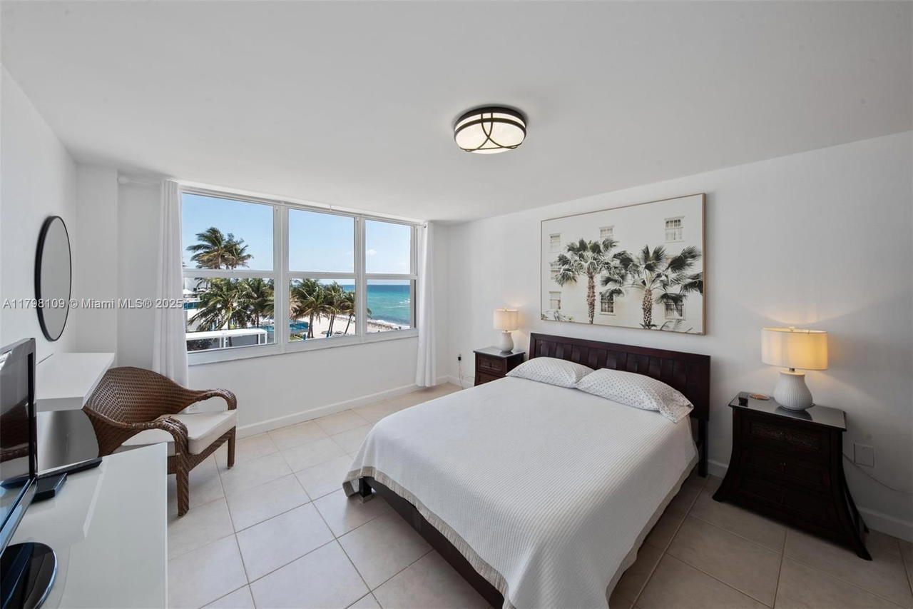 Real estate property located at 2751 Ocean Dr #403S, Broward, Aquarius Condo, Hollywood, FL