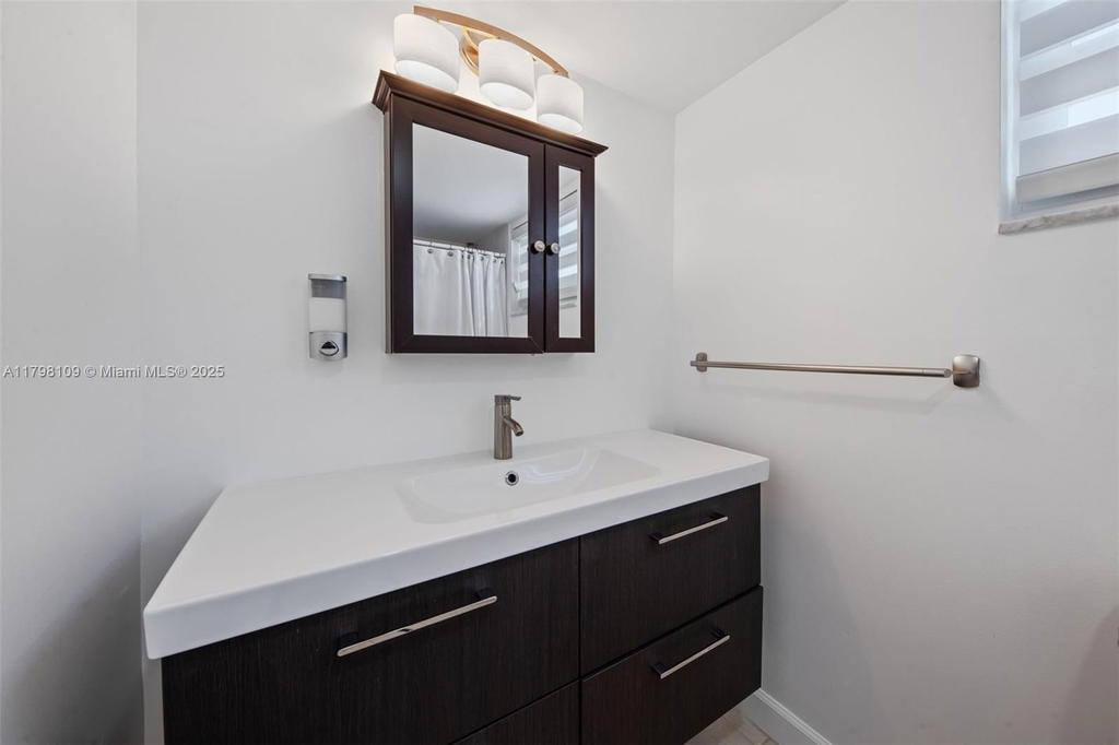 Real estate property located at 2751 Ocean Dr #403S, Broward, Aquarius Condo, Hollywood, FL