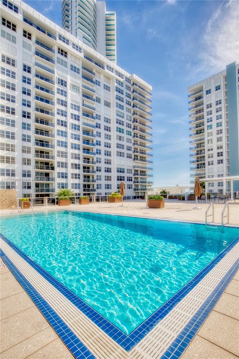 Real estate property located at 2751 Ocean Dr #403S, Broward, Aquarius Condo, Hollywood, FL