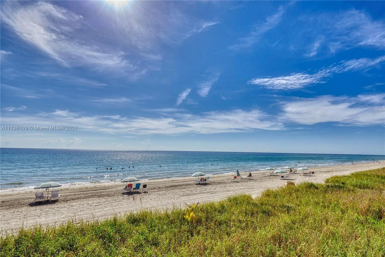 Real estate property located at 2751 Ocean Dr #403S, Broward, Aquarius Condo, Hollywood, FL