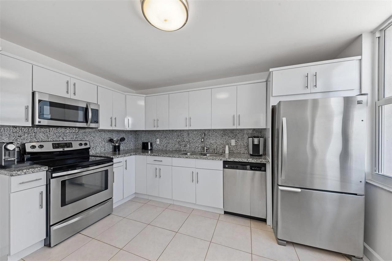 Real estate property located at 2751 Ocean Dr #403S, Broward, Aquarius Condo, Hollywood, FL