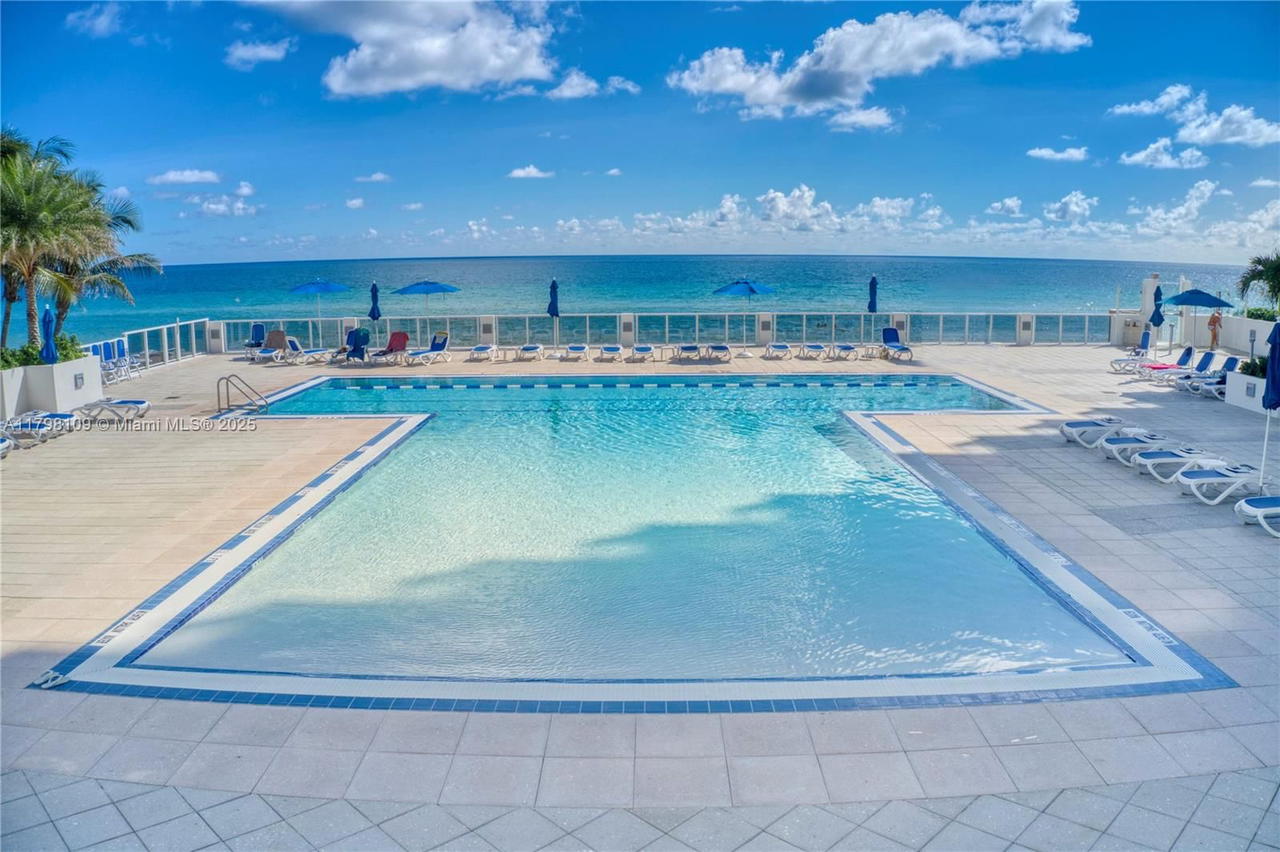 Real estate property located at 2751 Ocean Dr #403S, Broward, Aquarius Condo, Hollywood, FL