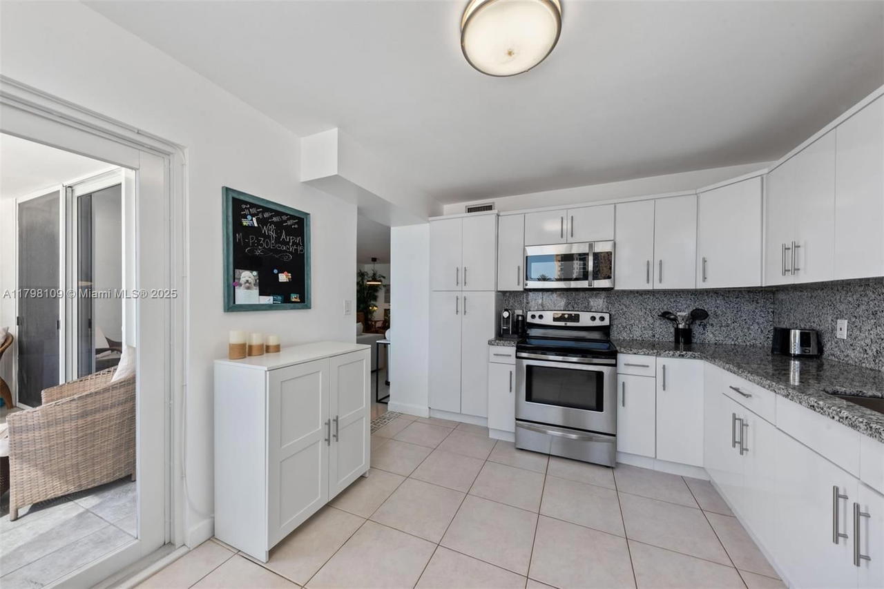 Real estate property located at 2751 Ocean Dr #403S, Broward, Aquarius Condo, Hollywood, FL