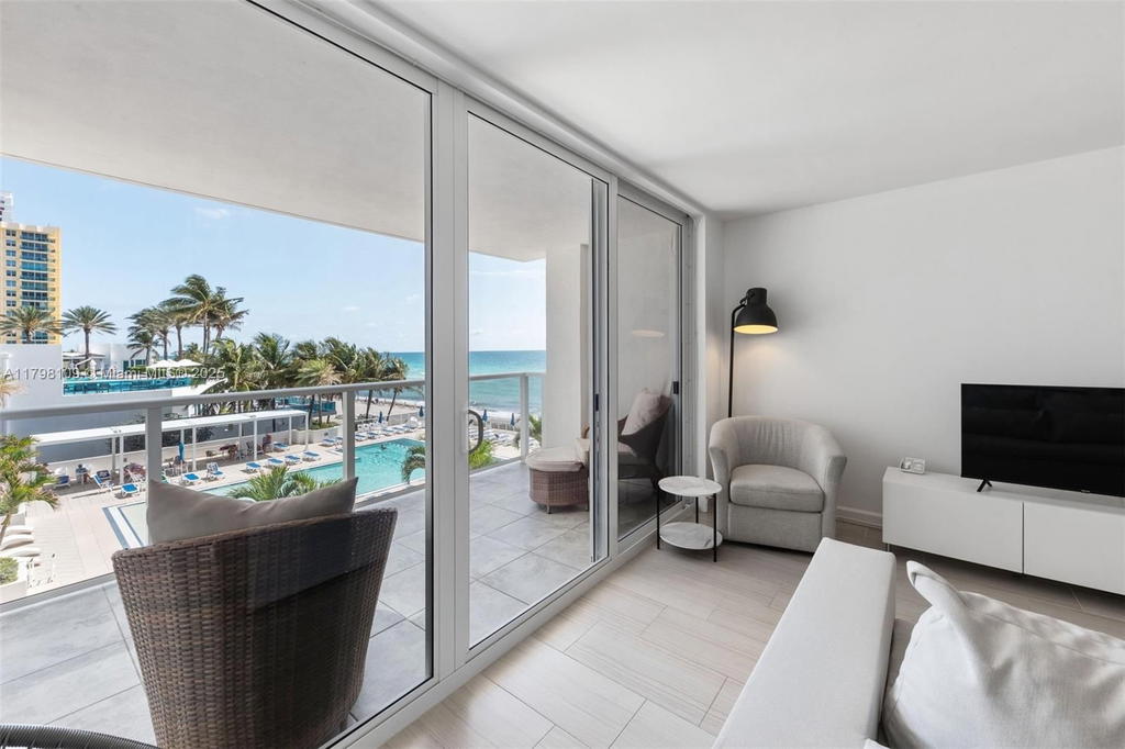 Real estate property located at 2751 Ocean Dr #403S, Broward, Aquarius Condo, Hollywood, FL