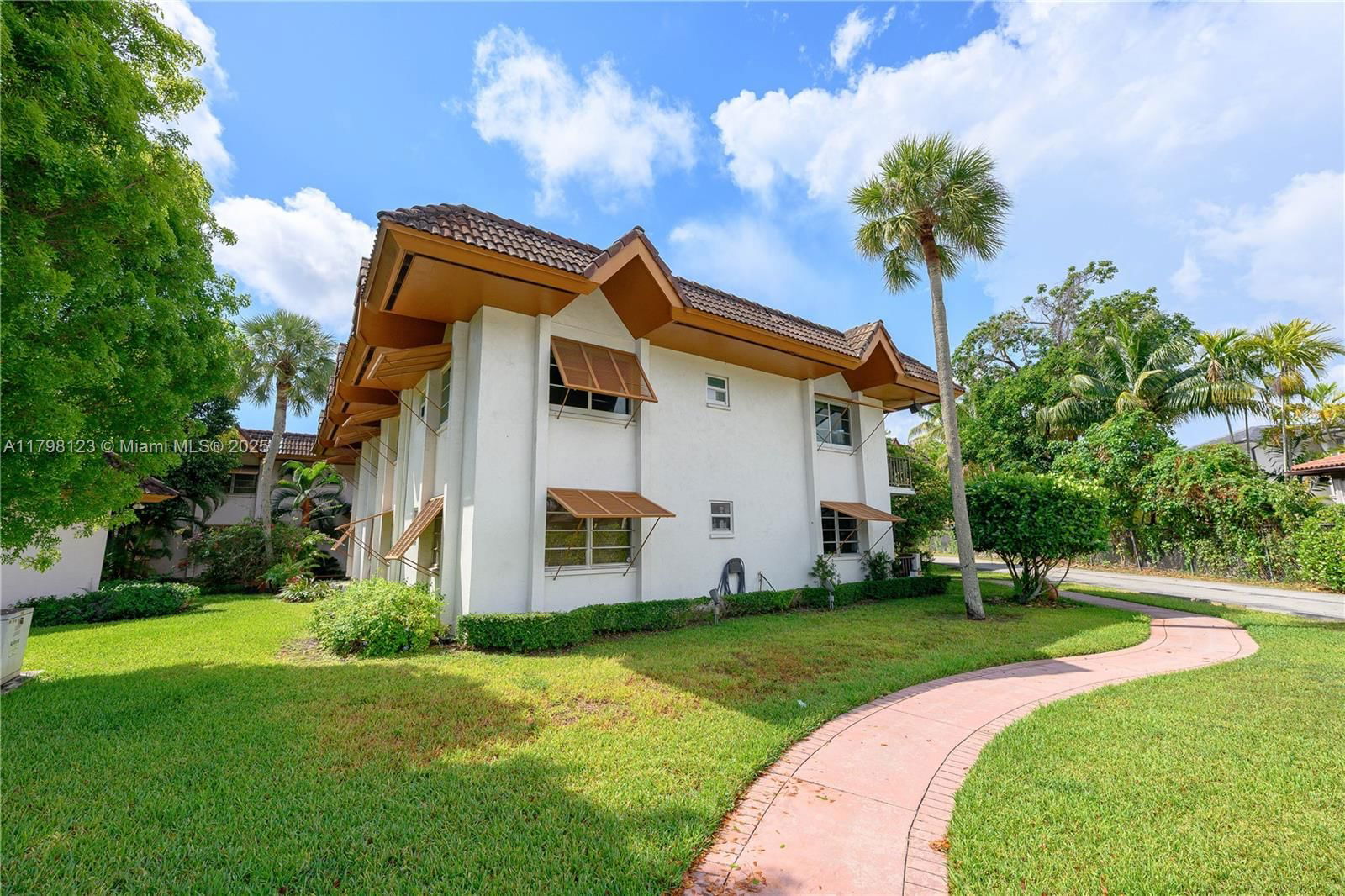 Real estate property located at 9456 77th Ave T6, Miami-dade, Kingston Square Condo, Miami, FL