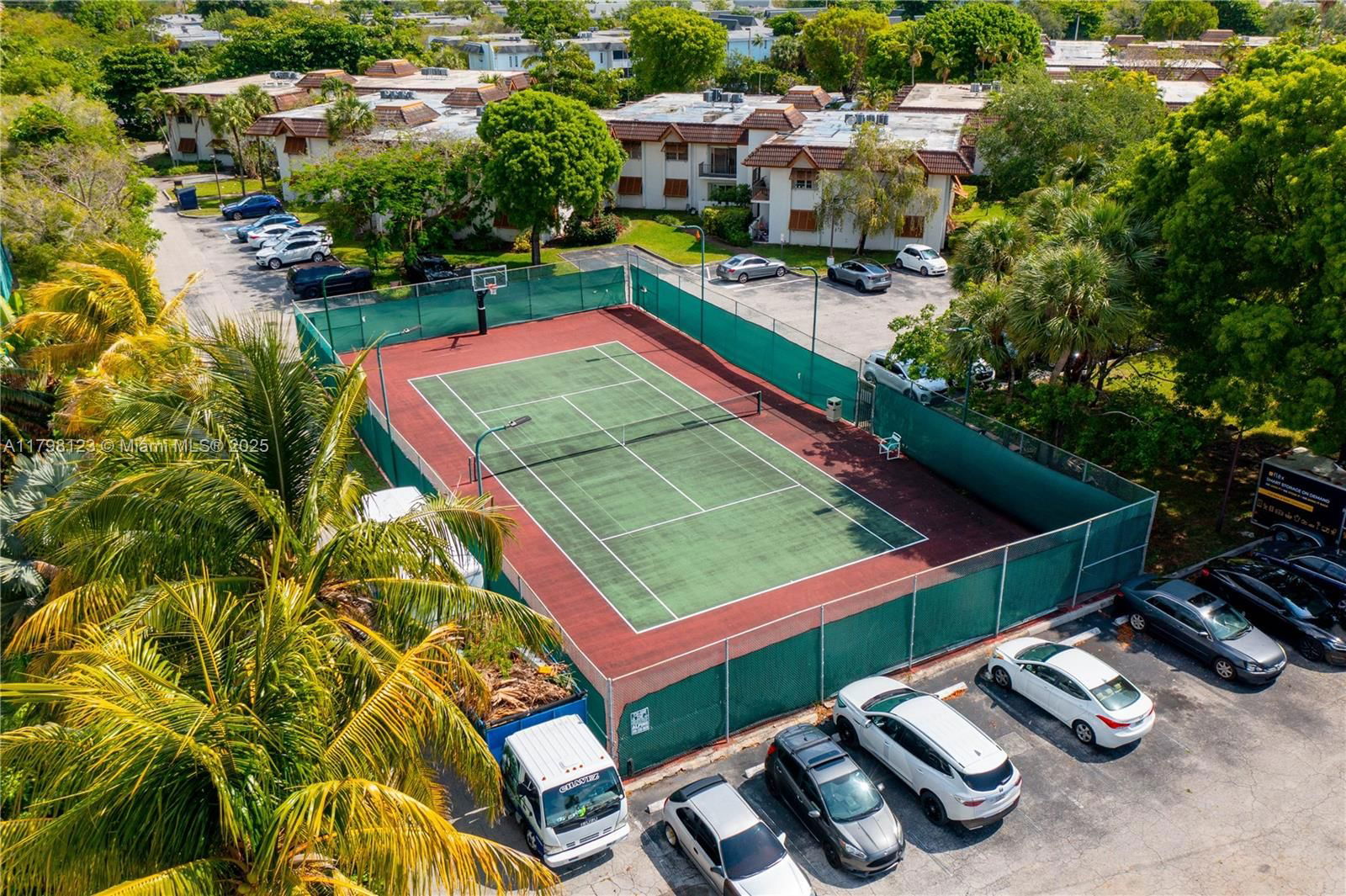 Real estate property located at 9456 77th Ave T6, Miami-dade, Kingston Square Condo, Miami, FL